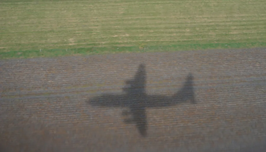Schatten eines Flugzeugs