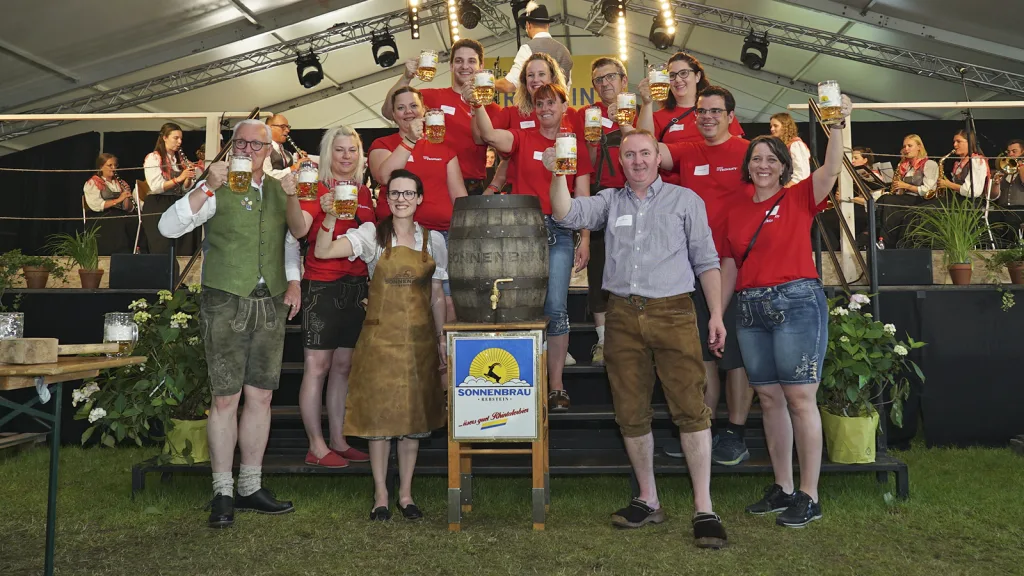 Fassanstich gelungen - Prost