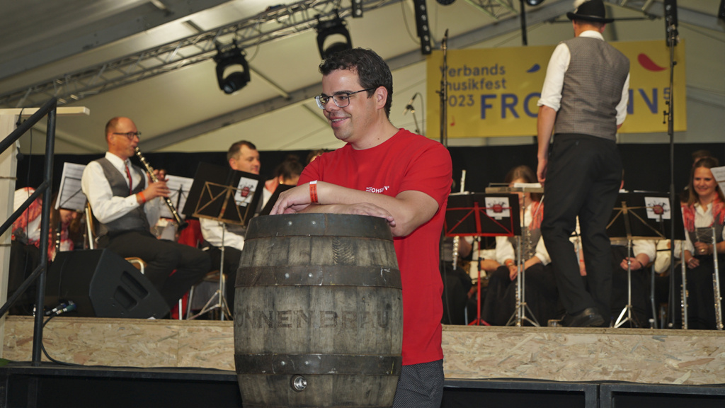 Der Vorsteher beschützt das Fass