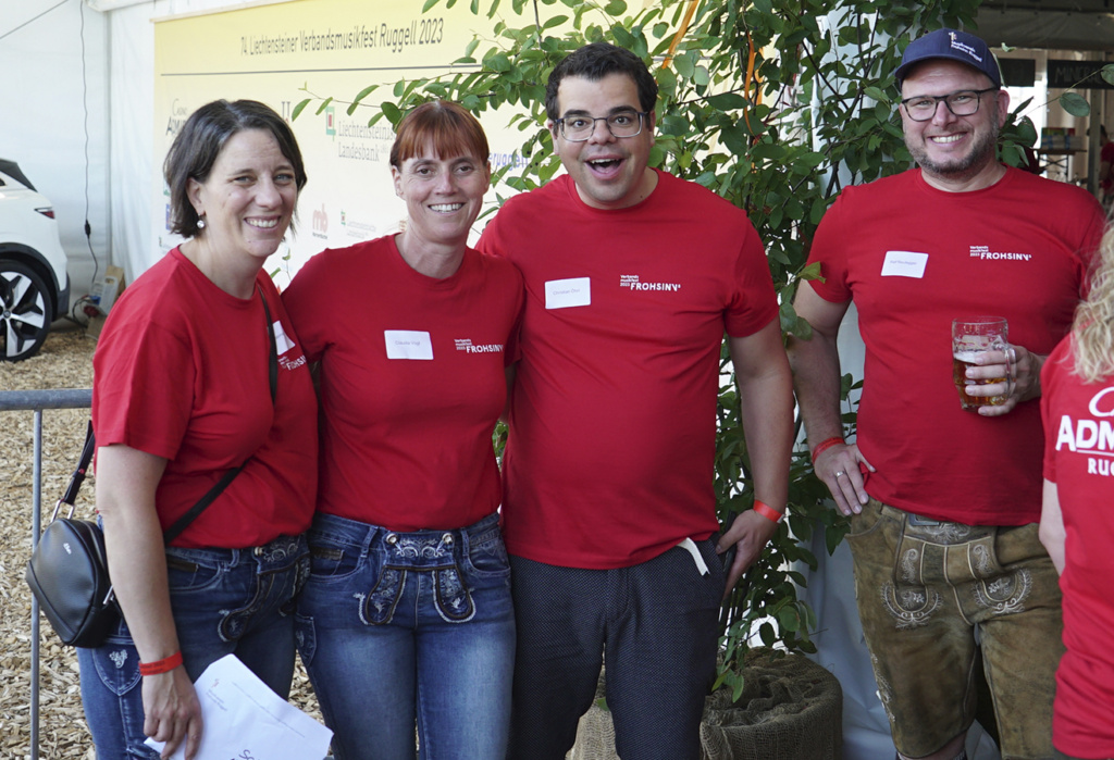 Empfangskomitee v.l.n.r: Sabine Büchel, Claudia Vogt, Vorsteher Christian Öhri
