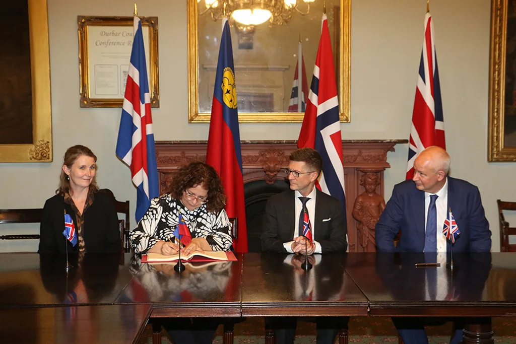 Johanna Jonsdottir, Island, Esther Schindler, Liechtenstein, Lars-Erik Hauge, Norwegen, und Peter Wilson, Vereinigtes Königreich