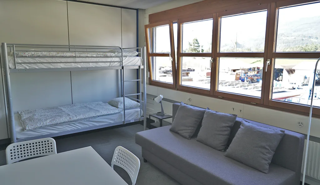 Besichtigung Flüchtlicntsunterkunft in Triesen mit Regierungsch