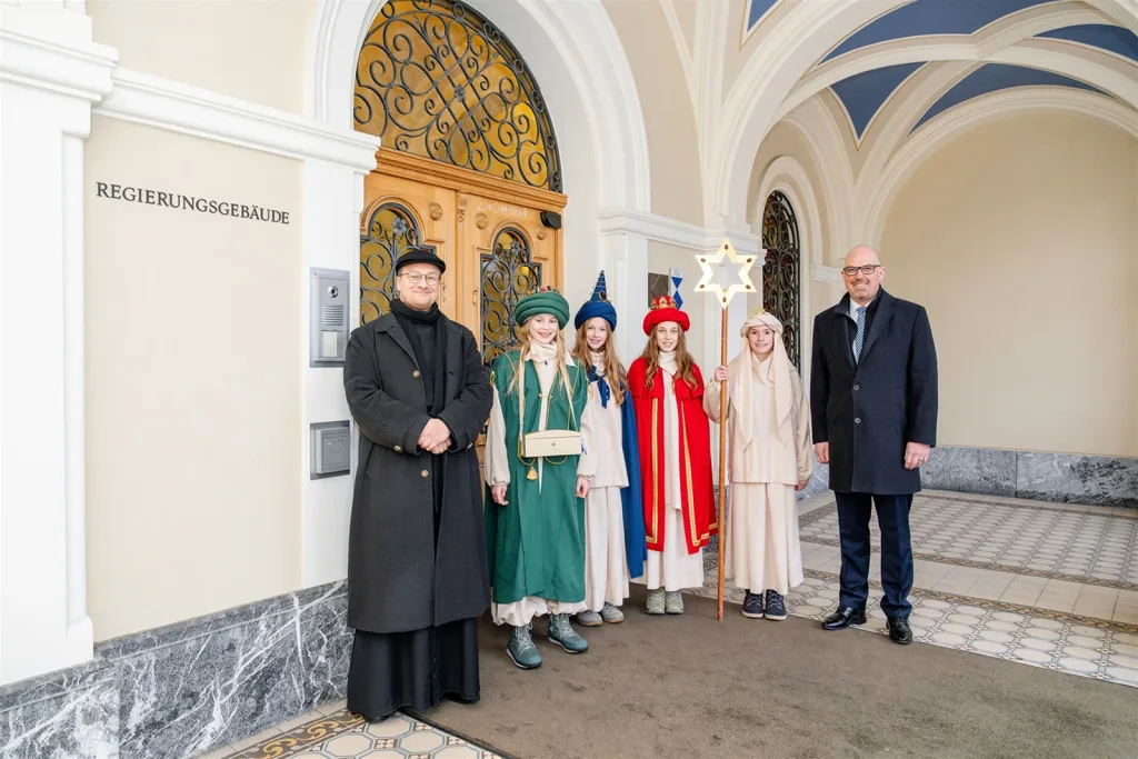 Besuch der Heiligen drei Könige im Regierungsgebäude: Dompfarr