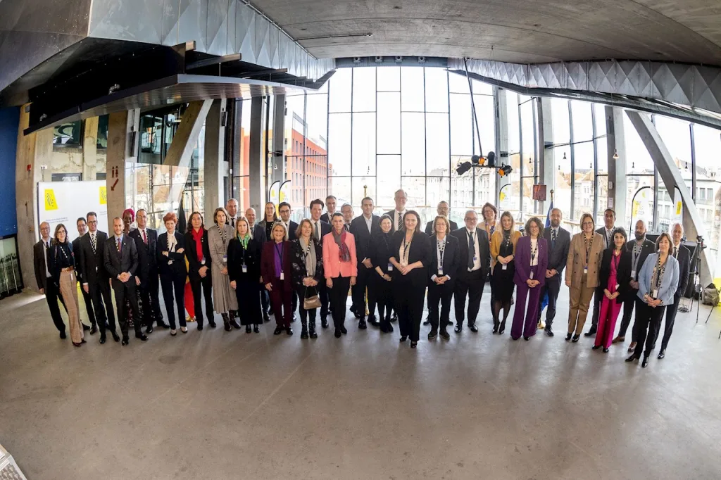 Die Teilnehmerinnen und Teilnehmer am Hochrangigen Politischen Forum und an der informellen EU-Ministerkonferenz in Michelen/Belgien. (Quelle: Evi Ramaekers)