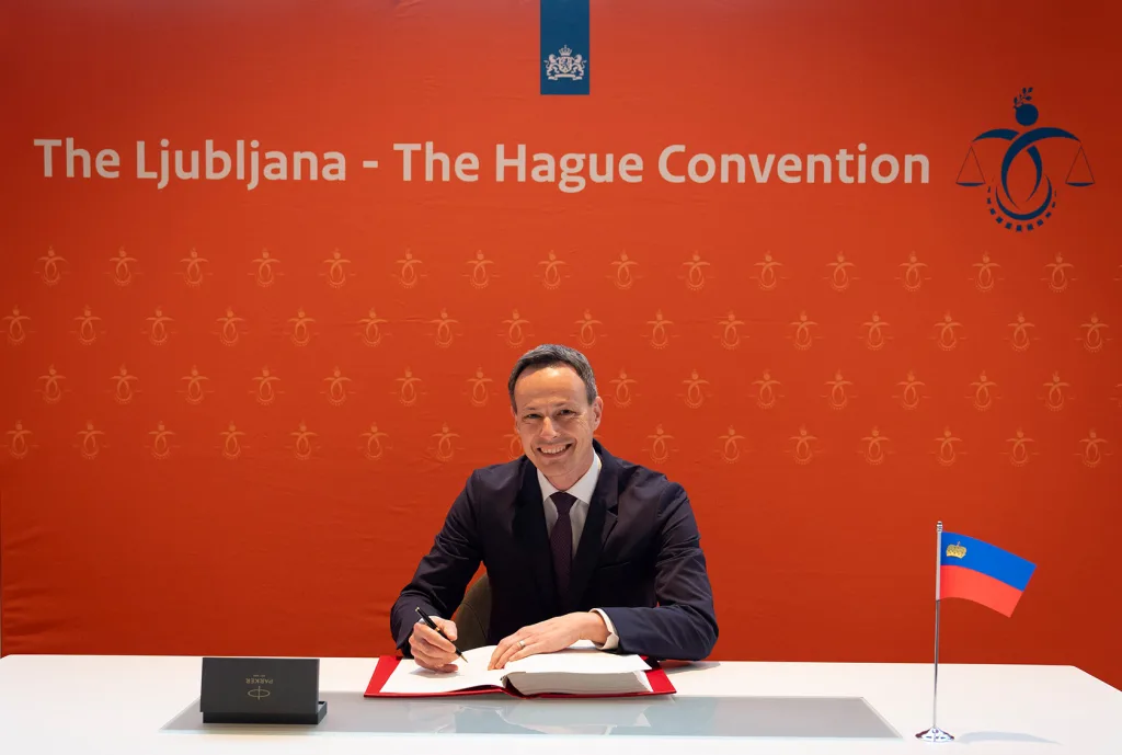 Botschafter Martin Frick, Leiter des Amtes für Auswärtige Ange