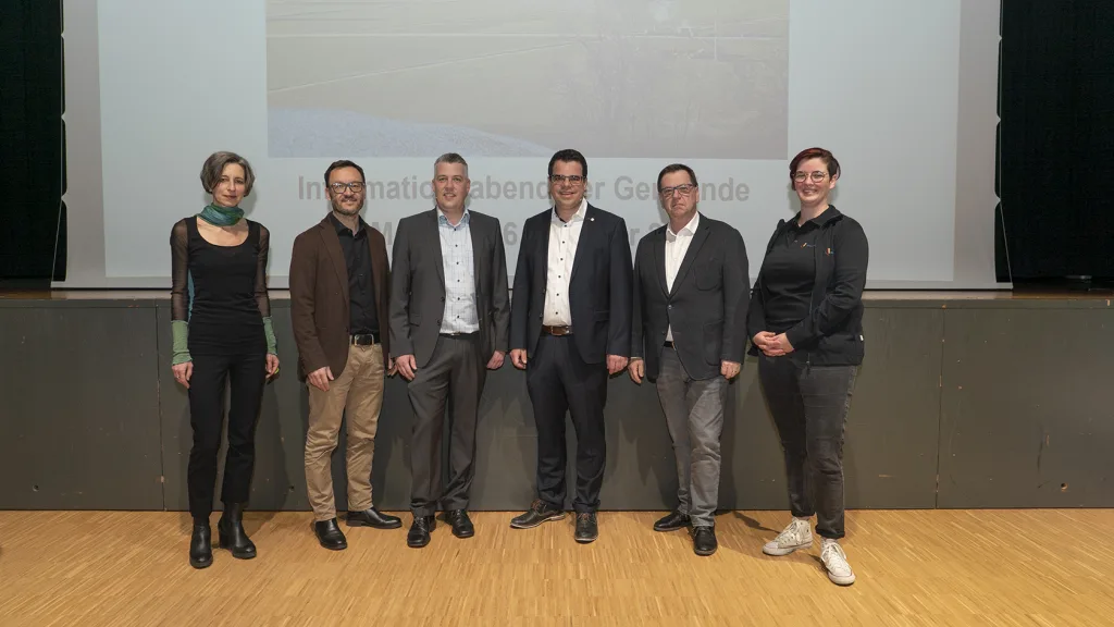 Vorsteher Christian Öhri mit den Referenten