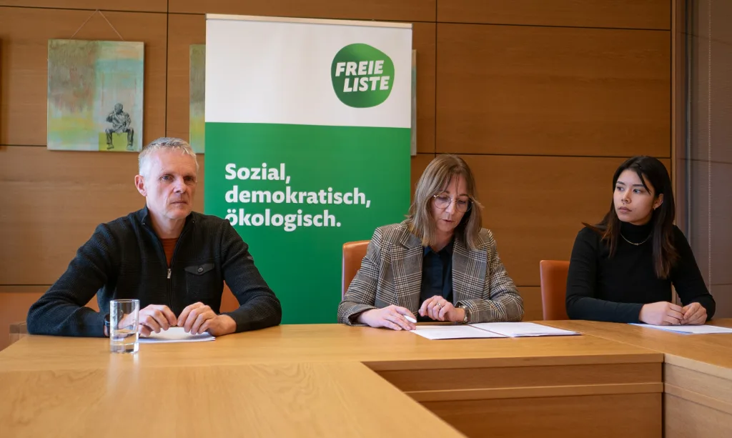 Patrick Risch und Manuela Haldner-Schierscher bei der Pressekonferenz