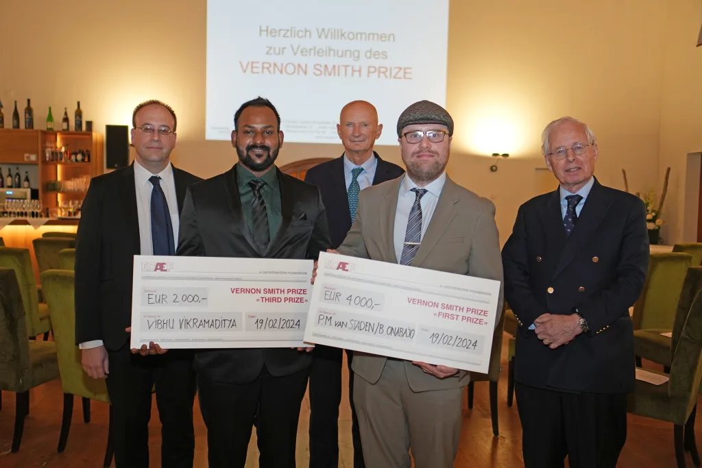 Prof. Dr. Henrique Schneider, Vibhu Vikramaditay, S.D. Prinz Mic