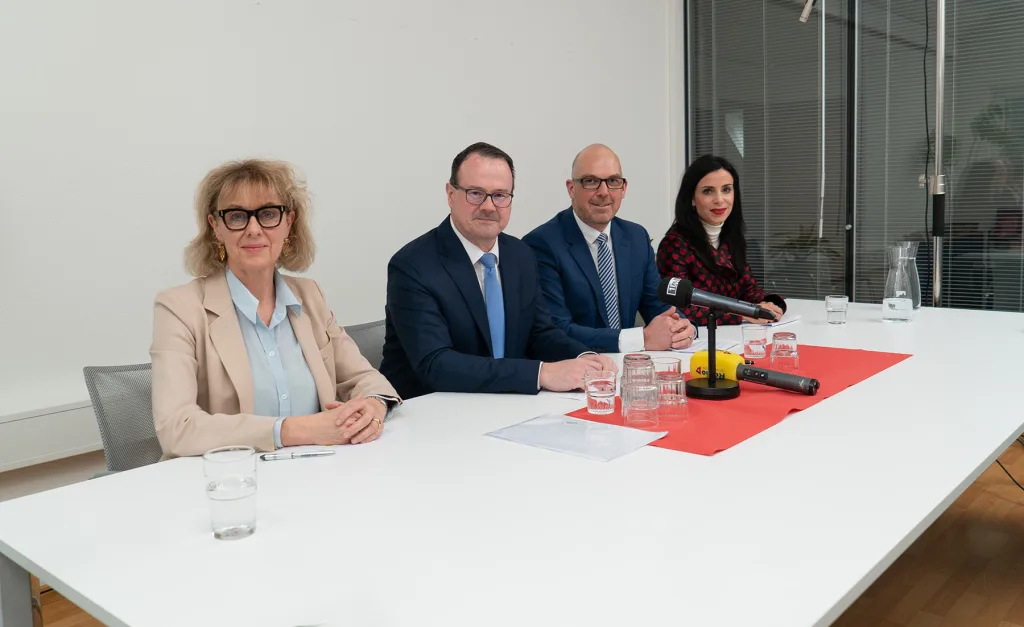 Grazielle Marok-Wachter, Thomas Zwiefelhofer, Daniel Risch und Dominique Hasler