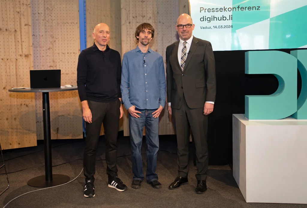 Digihub.li Pressekonferenz mit Hartmut Hübner, Stephan Gstöhl und Regierungschef Daniel Risch