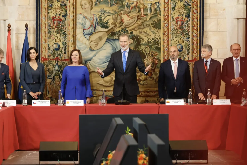 König Felipe VI. von Spanien eröffnet die Konferenz der Vorsitzenden der Europäischen Parlamente.