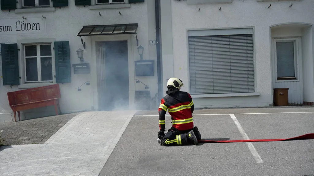 Feuerwehrübung im Restaurant Löwen | Fotos: Gregor Meier