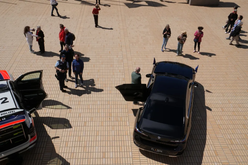 Neues Fahrzeug der Regierung