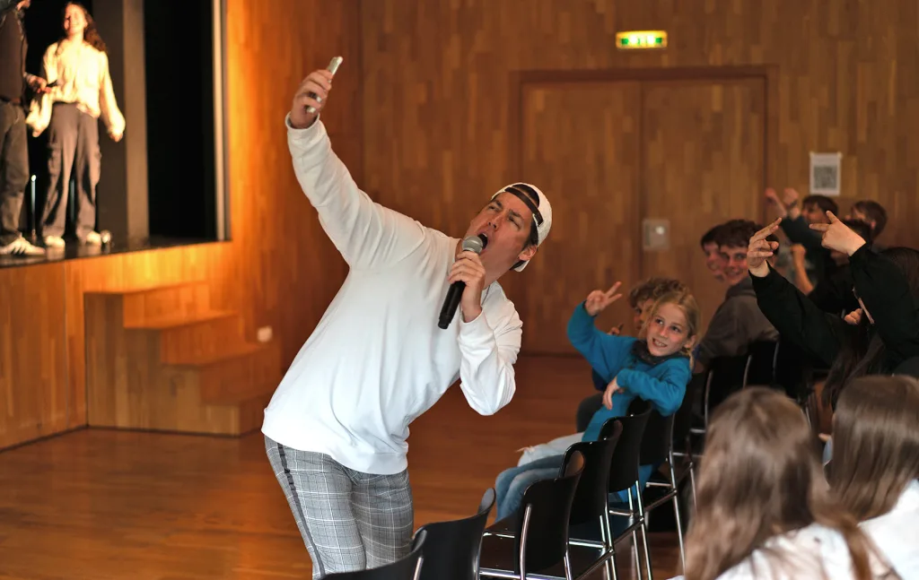 Social Media, Cybermobbing, Identitätsfindung