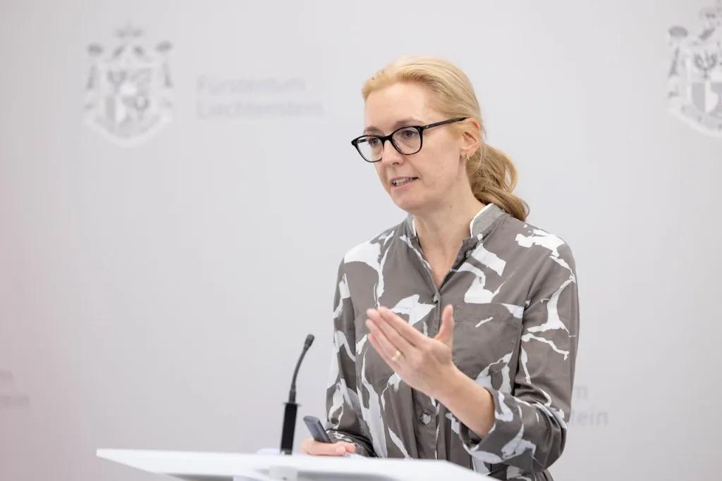 Sabine Monauni - Regierungschef-Stellvertreterin, präsentiert neue Medienförderung