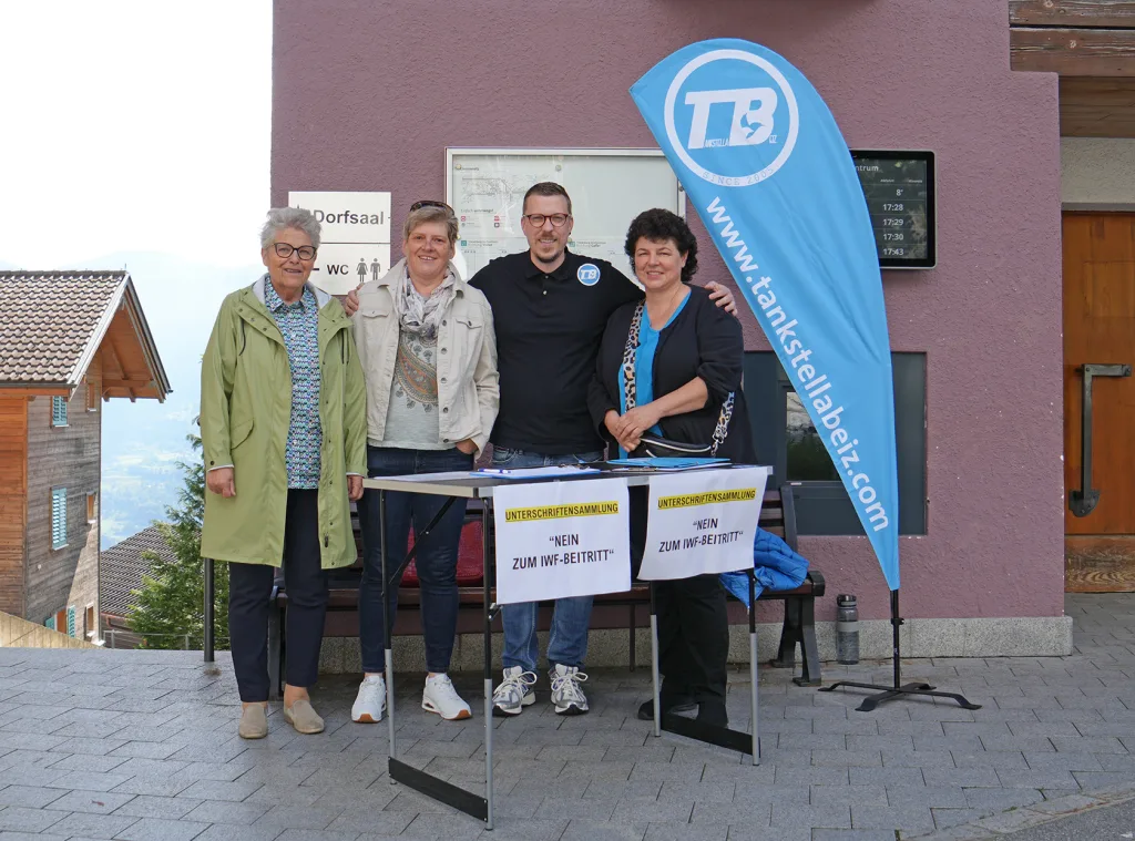 Verein TankstellaBeiz sammelt Unterschriften in Triesenberg