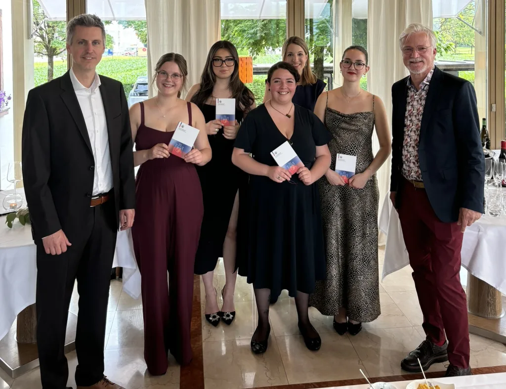 Gillian Maeve Llyod, Hotelfachfrau, Hotel Schatzmann Hannah Elena Matt, Hotelfachfrau, Hotel b-smart Xenia Stefanie Aggeler, Köchin, Lebenshilfe Balzers, Balzers Berfin Gündogdu, Köchin, Adler Gastronomie, Vaduz