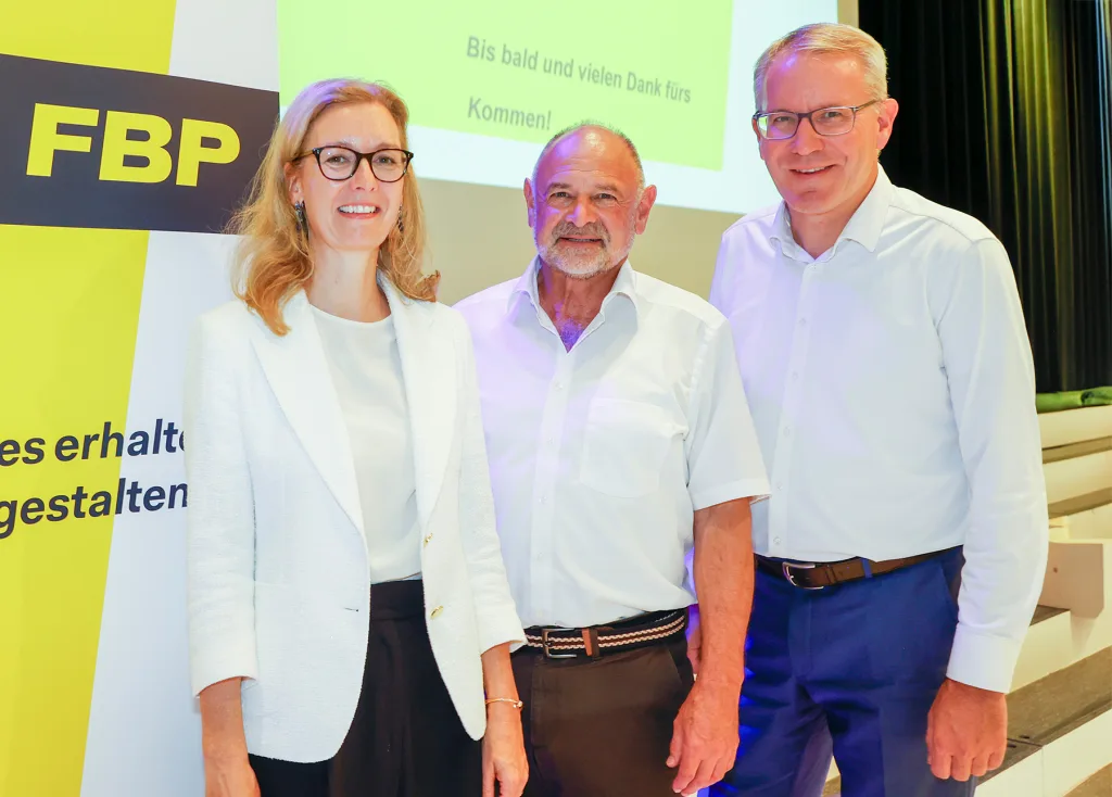 FBP Landesvorstand, Gemeindesaal Gamprin. Das Regierungskandidatentem von links: Sabine Monauni, Ernst Walch und Daniel Oehry.