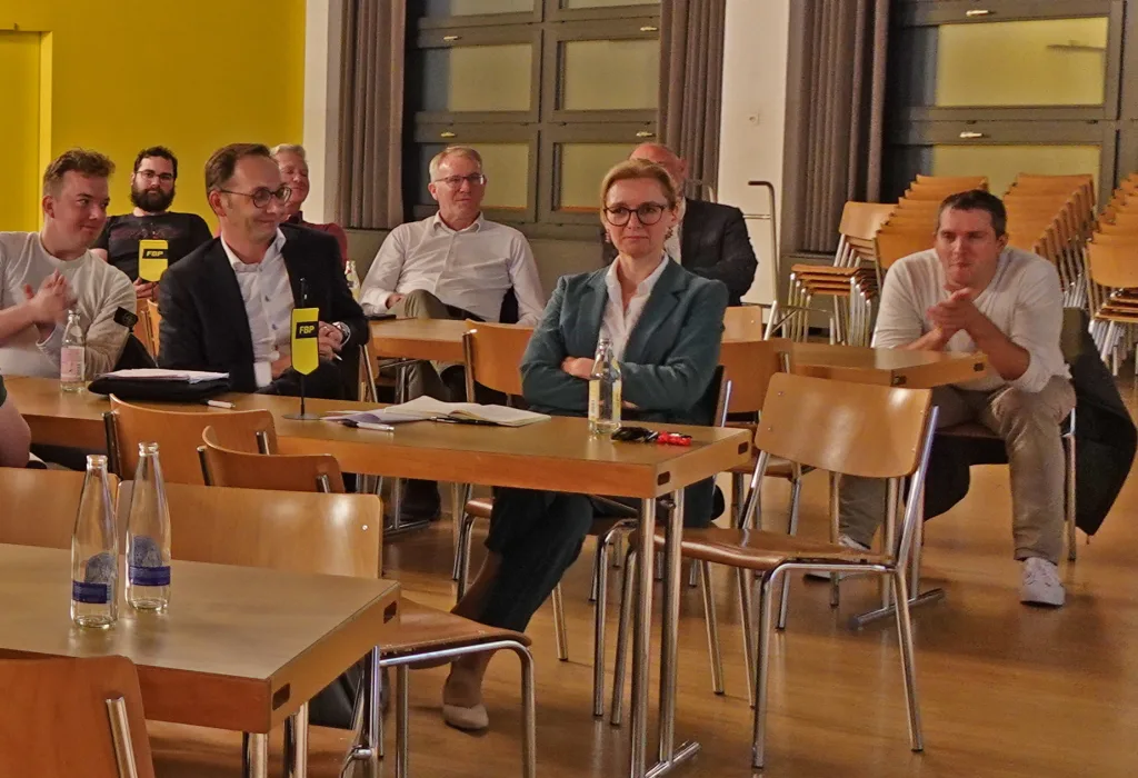 FBP Parteivorstand berät über Radio L Privatisierung