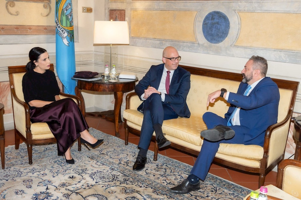 Bilaterales Gespräch von Regierungsrätin Dominique Hasler und Regierungschef Daniel Risch mit dem Aussenminister und De-Facto Regierungschef von San Marino, Luca Beccari.