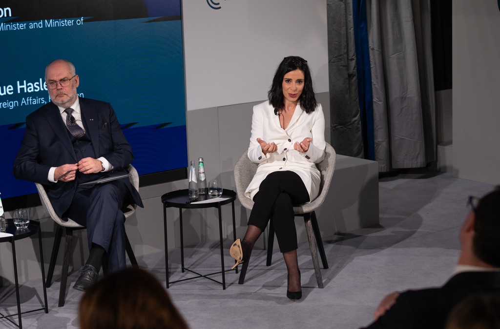 Dominique Hasler spricht an der Münchner Sicherheitskonferenz