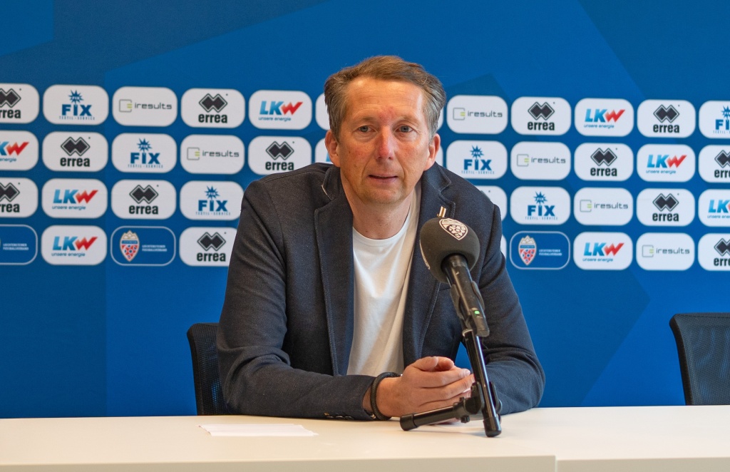 Konrad Fünfstück bei der Pressekonferenz am 13.3.2025