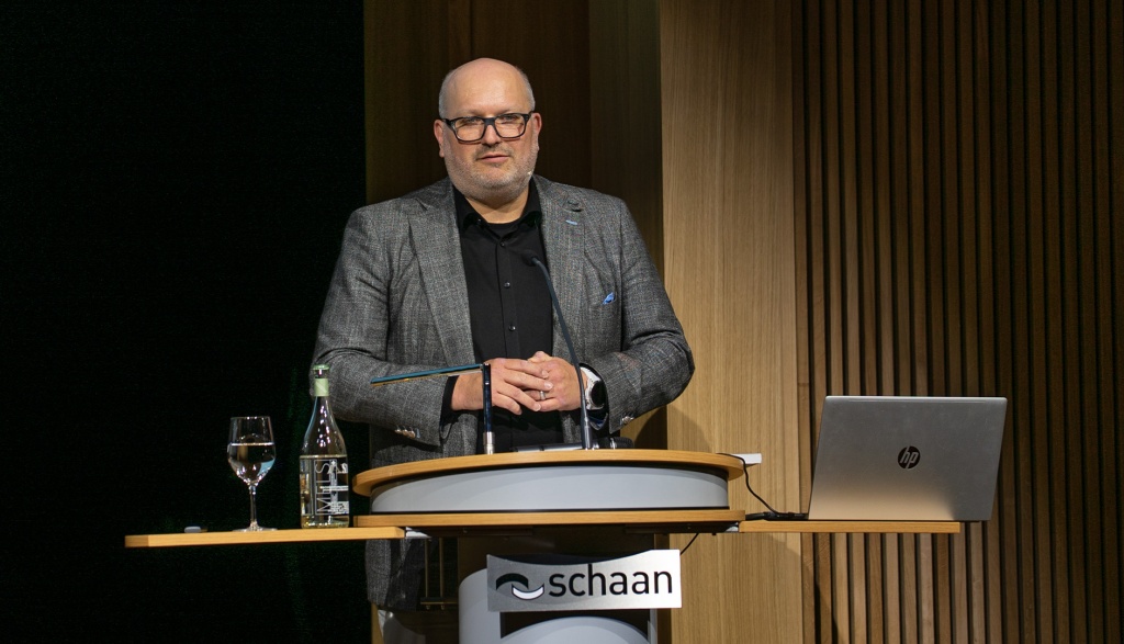 Stiftungsratspräsident Peter Beck spricht am Jubiläum 60 Jahre LED