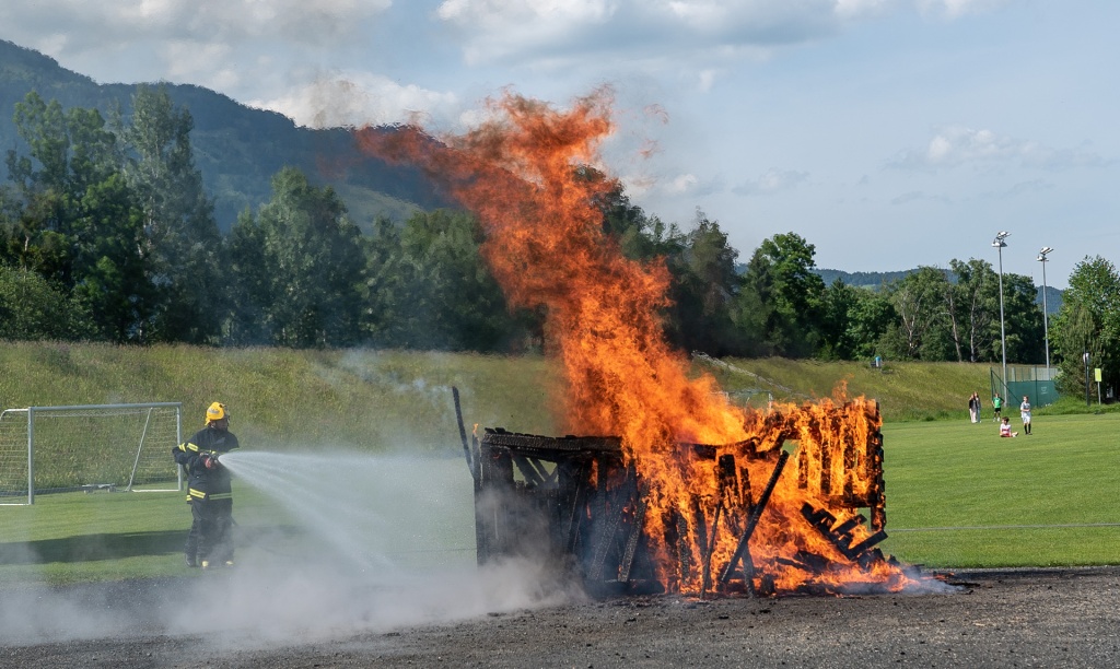 Übung der Jugendfeuerwehr beim Dorffest Ruggell