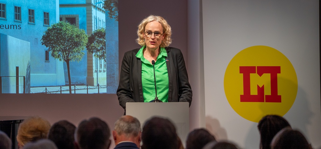 Dr. Andrea Kauer-Loens