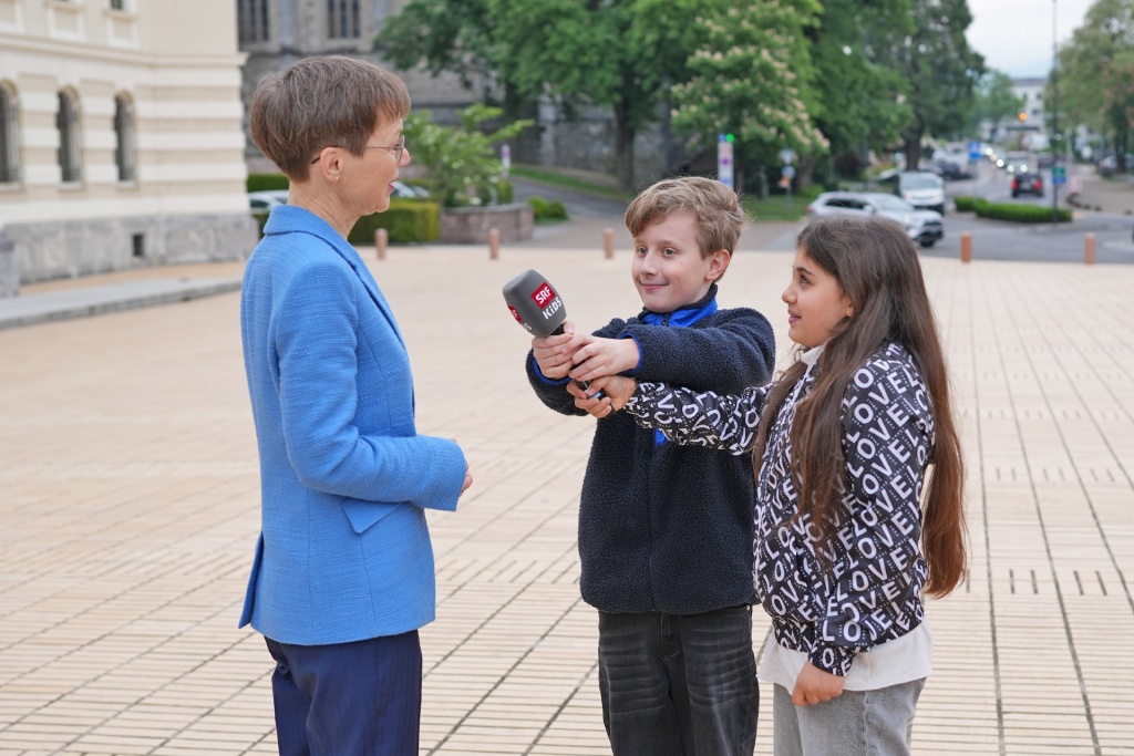 Regierungschefin Brigitte Haas im Interview mit SRF Kids