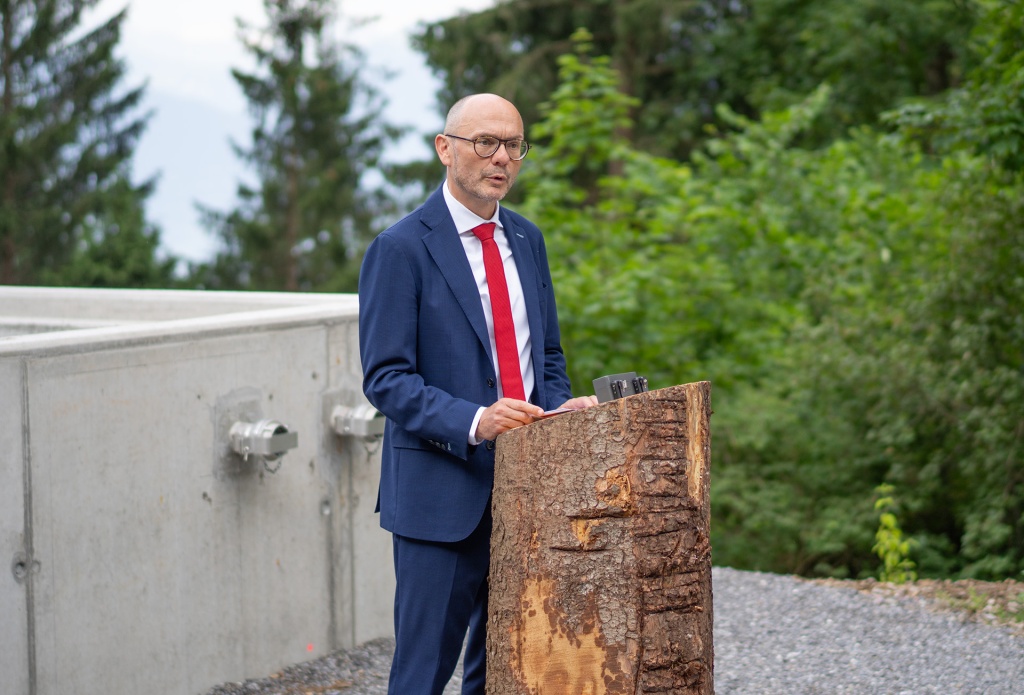 Neue Wasserbecken schützen vor Waldbränden