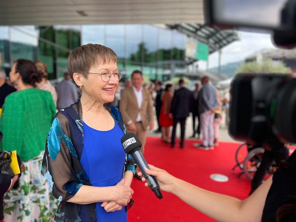 Brigitte Haas im Interview mit 1FLTV