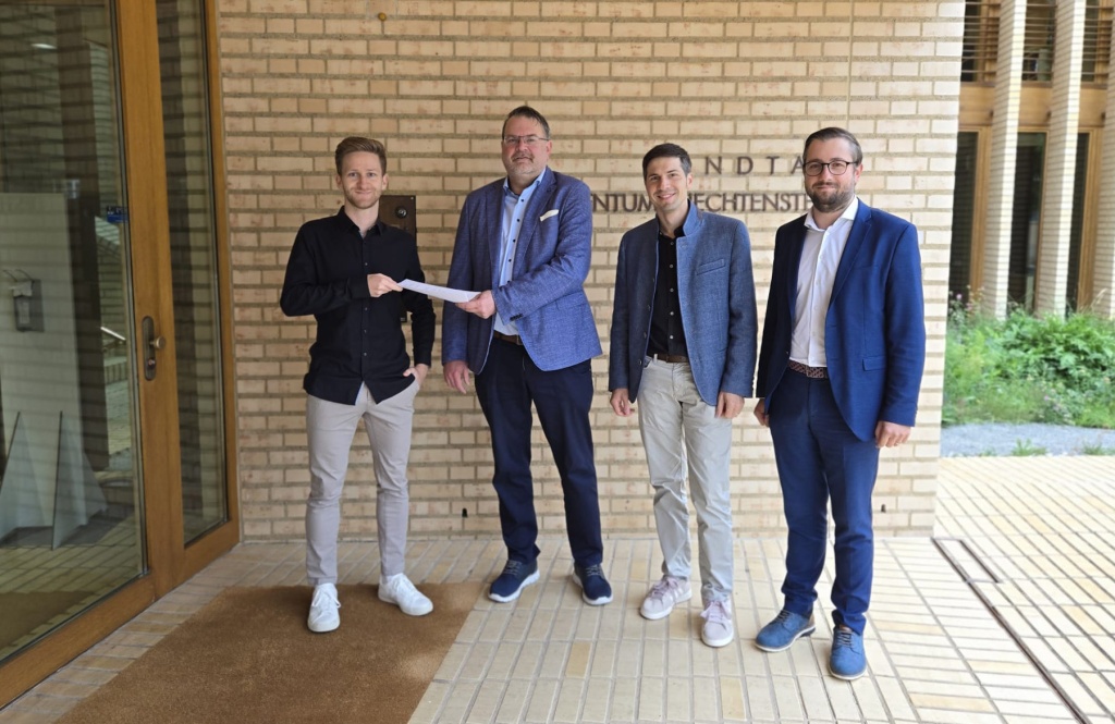 Sebastian Gassner, Daniel Salzgeber und Lino Nägele reichen eine Motion zur Einführung des Gratis-ÖV in Liechtenstein ein