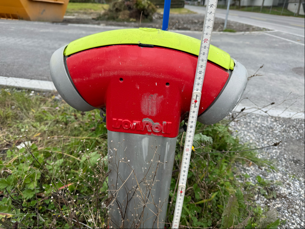 Autofahrer beschädigt Hydrant