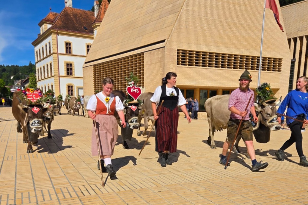 Alpabfahrt der Alpgenossenschaft Pradamee in Vaduz