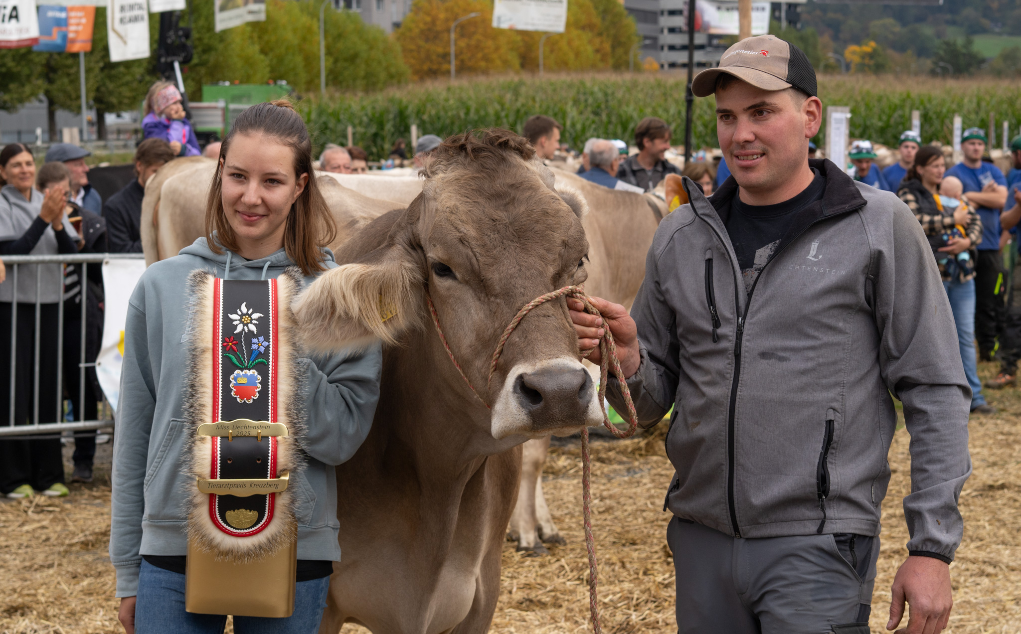 Feststimmung in Eschen: Prämienmarkt mit Prominenz und stolzen Siegern