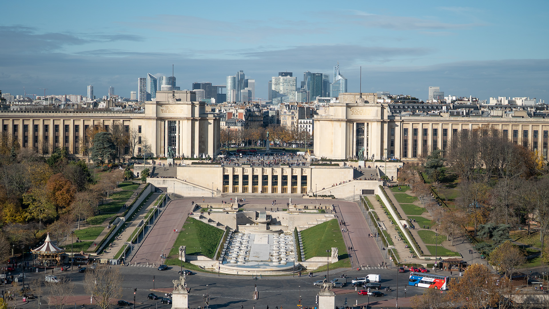 Louvre-Einbruch: Frankreich jagt Juwelendiebe
