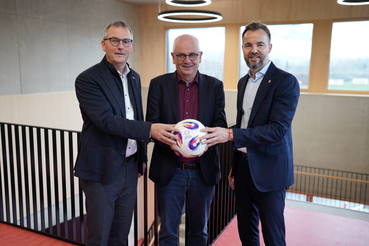 Gemeindevorsteher Daniel Hilti LFV-Präsident Hugo Quaderer und LFV-Generalsekretär Peter Jehle