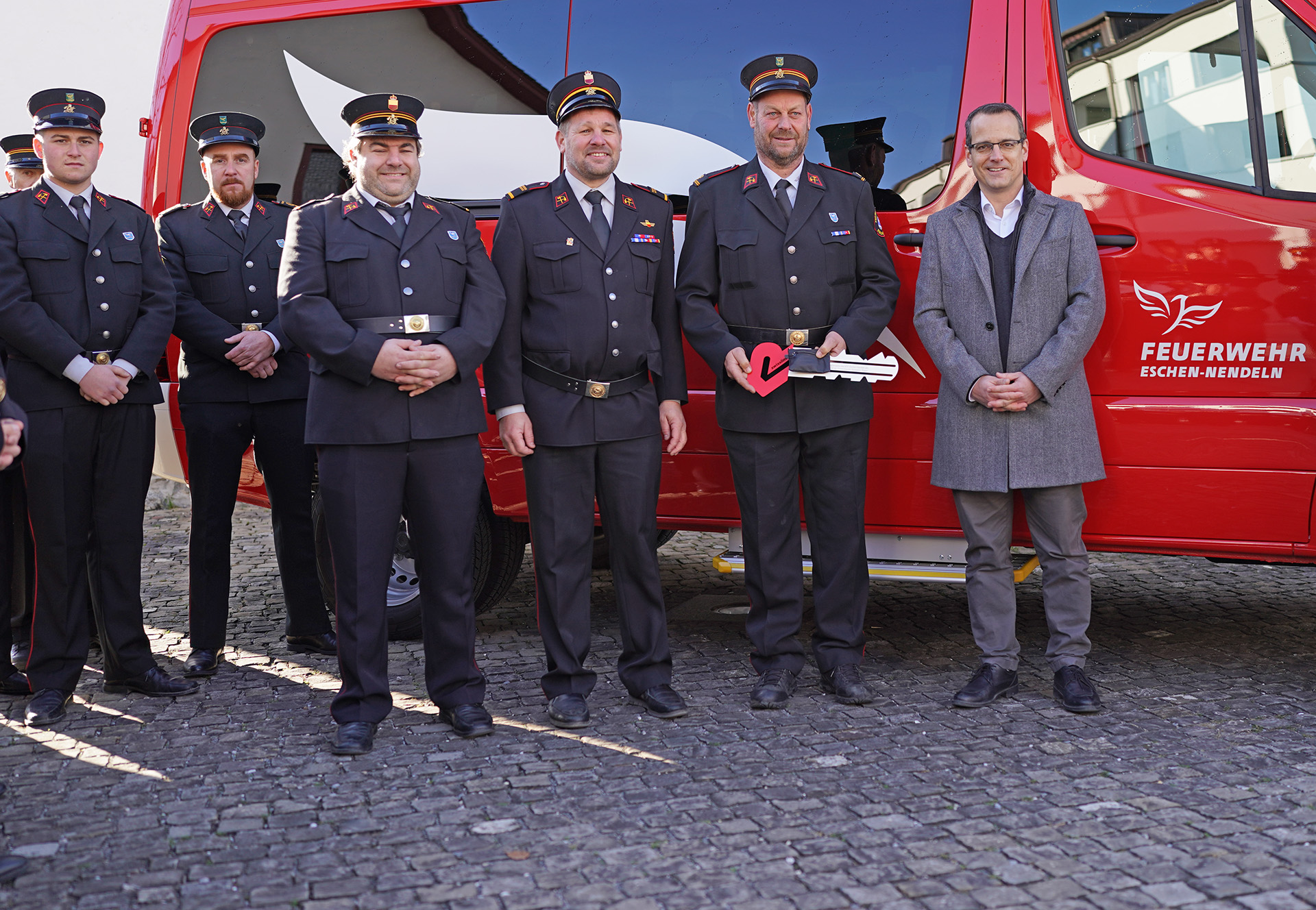 Mannschaftstransporter verstärkt Fuhrpark der Feuerwehr Eschen-Nendeln