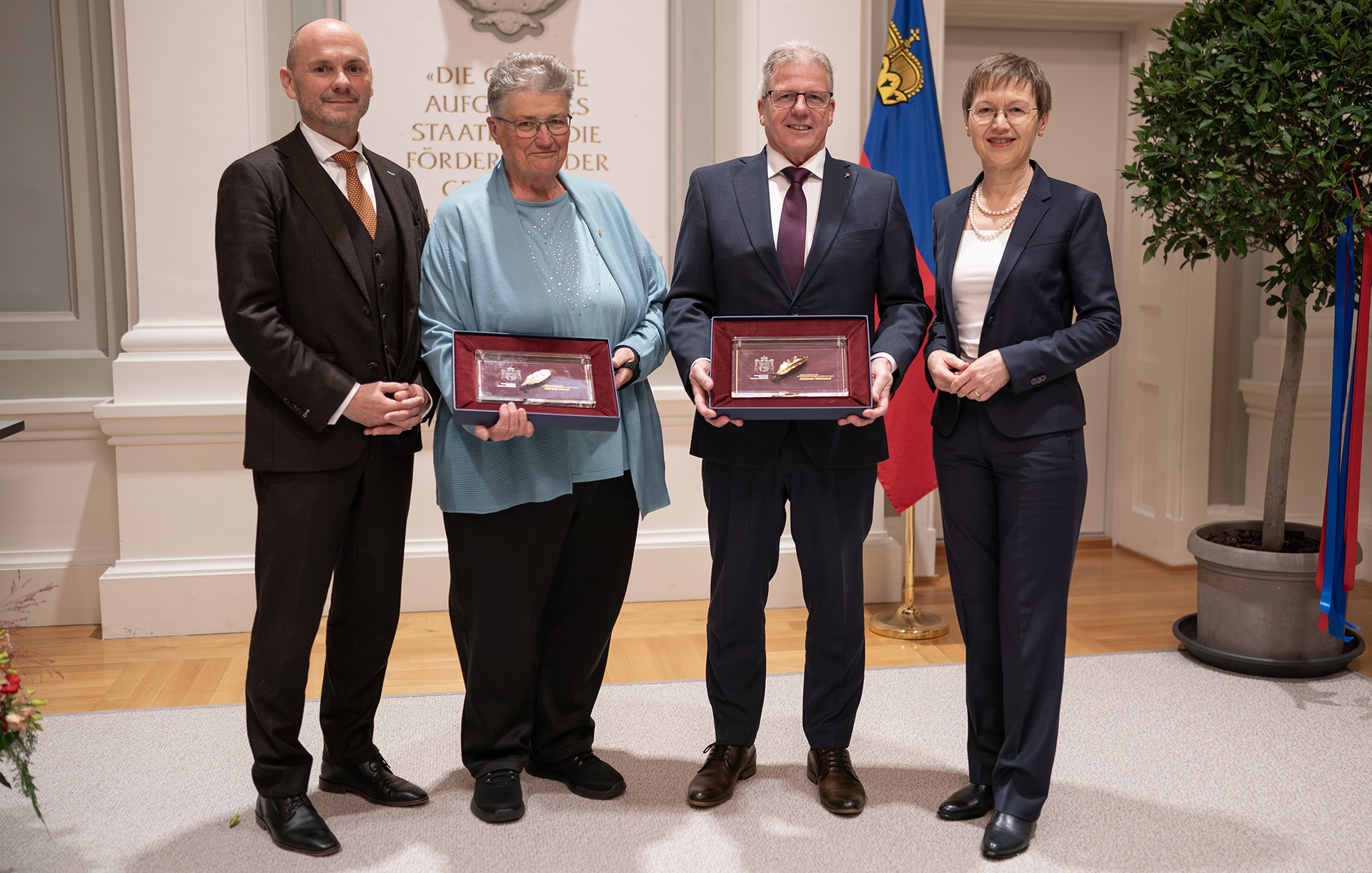 Goldenes Lorbeerblatt für Johannes Wohlwend und Silfriede Marxer