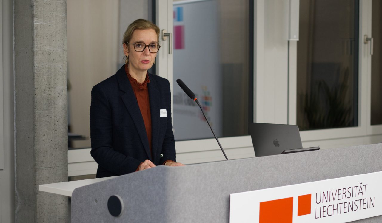 Sabine Monauni feiert 10 Jahre SDGs