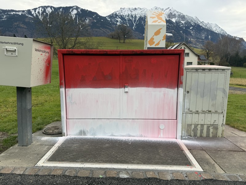 Stromverteilkasten in Mauren mit Graffiti verunstaltet
