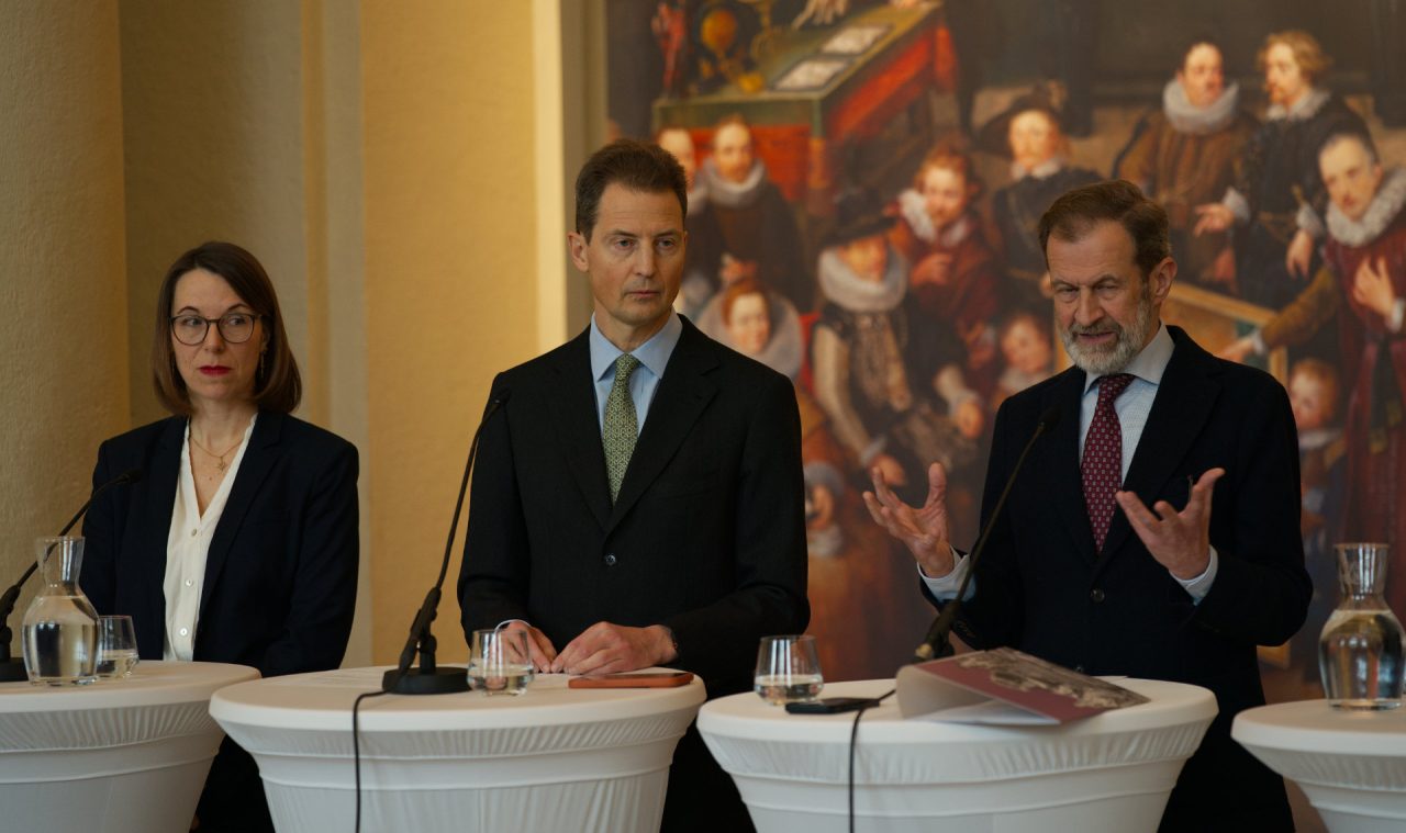 Erbprinz Alois von und zu Liechtenstein und Stephan Koja, Direktor der Fürstlichen Sammlungen Liechtenstein bei der Eröffnung der Sonderausstellung "Noble Begierden"