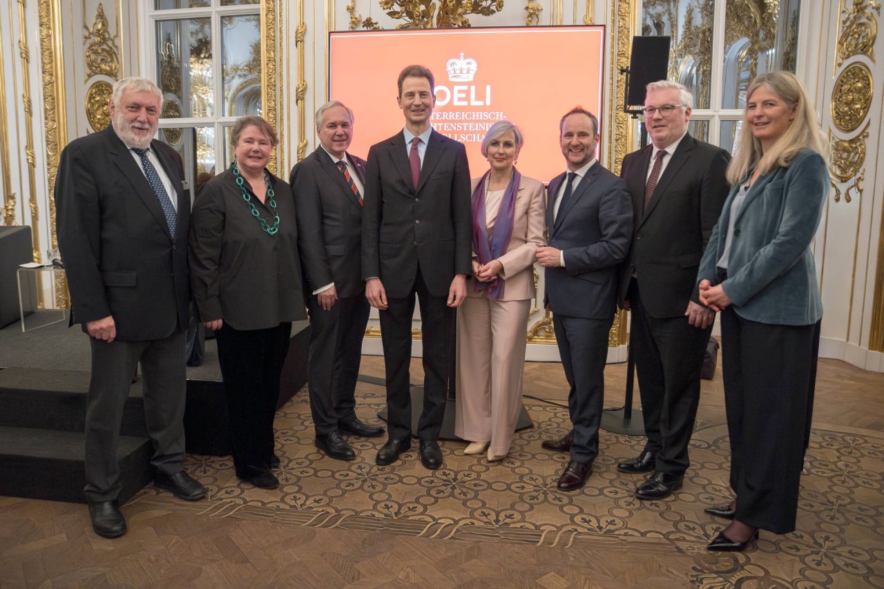 Vize-Präs. Dr. Franz Fischler, EhrenpräsidenƟn I.D. Prinzessin Maria-Pia von und zu Liechtenstein, NaƟonalratspräsident Dr. Walter Rosenkranz, S.D. Erbprinz Alois von und zu Liechtenstein, JusƟzministerin Dr. Anna Sporrer, Präsident Dr. MaƩhias Strolz, BotschaŌer Simon Biedermann, EhrenpräsidenƟn I.D. Prinzessin Tatjana von und zu Liechtenstein