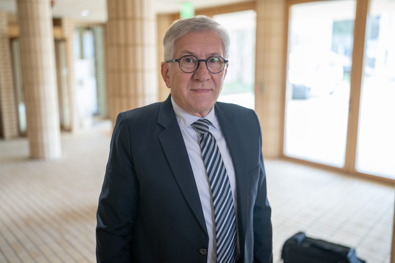 Erich Hasler im Landtagsgebäude am 1.4.2026