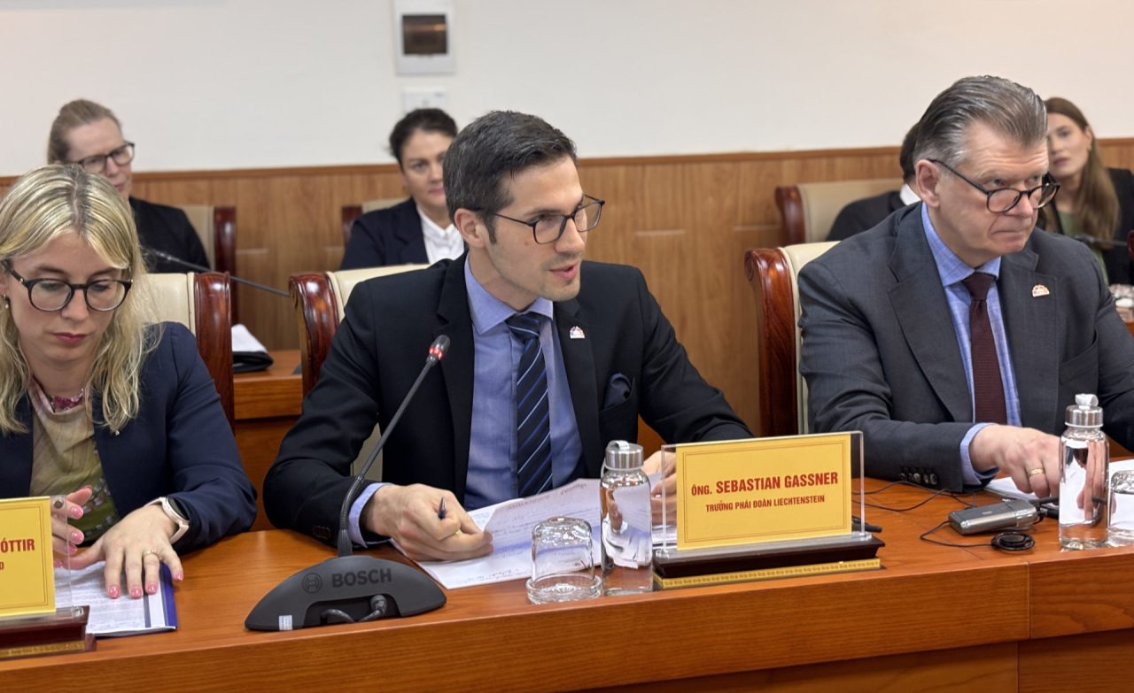 Sebastian Gassner beim Vietnam-Besuch des EFTA-Parlamentarierkomitees