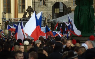 Tausende Studenten protestieren gegen Medienpläne der Regierung Babiš