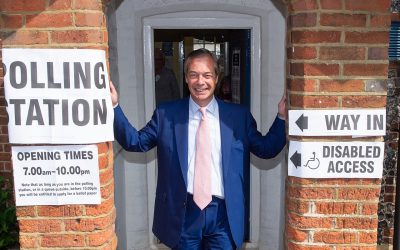 Nigel Farage schlägt „Count Binface“