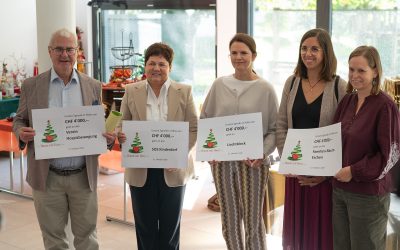 Baum mit Herz: Weihnachtsschmuck, der im Land Gutes tut