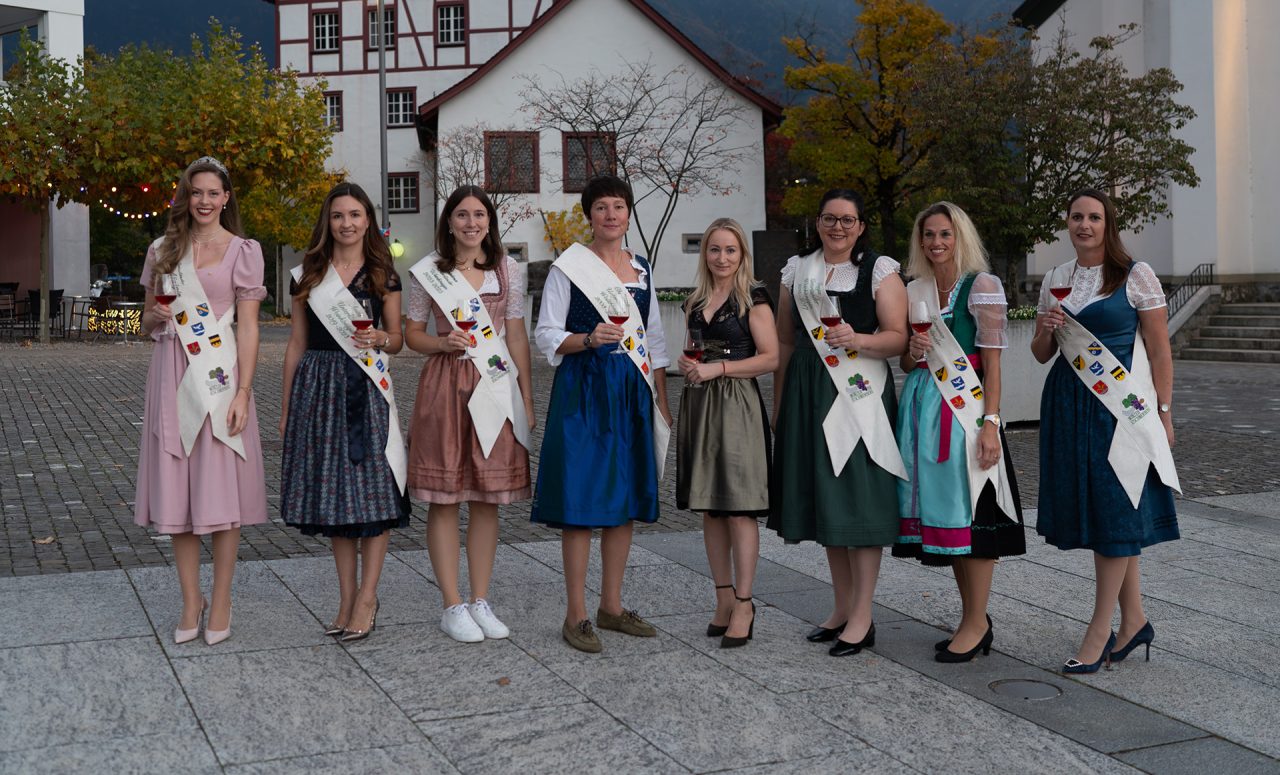 Weinköniginnen der Winzer am Eschnerberg